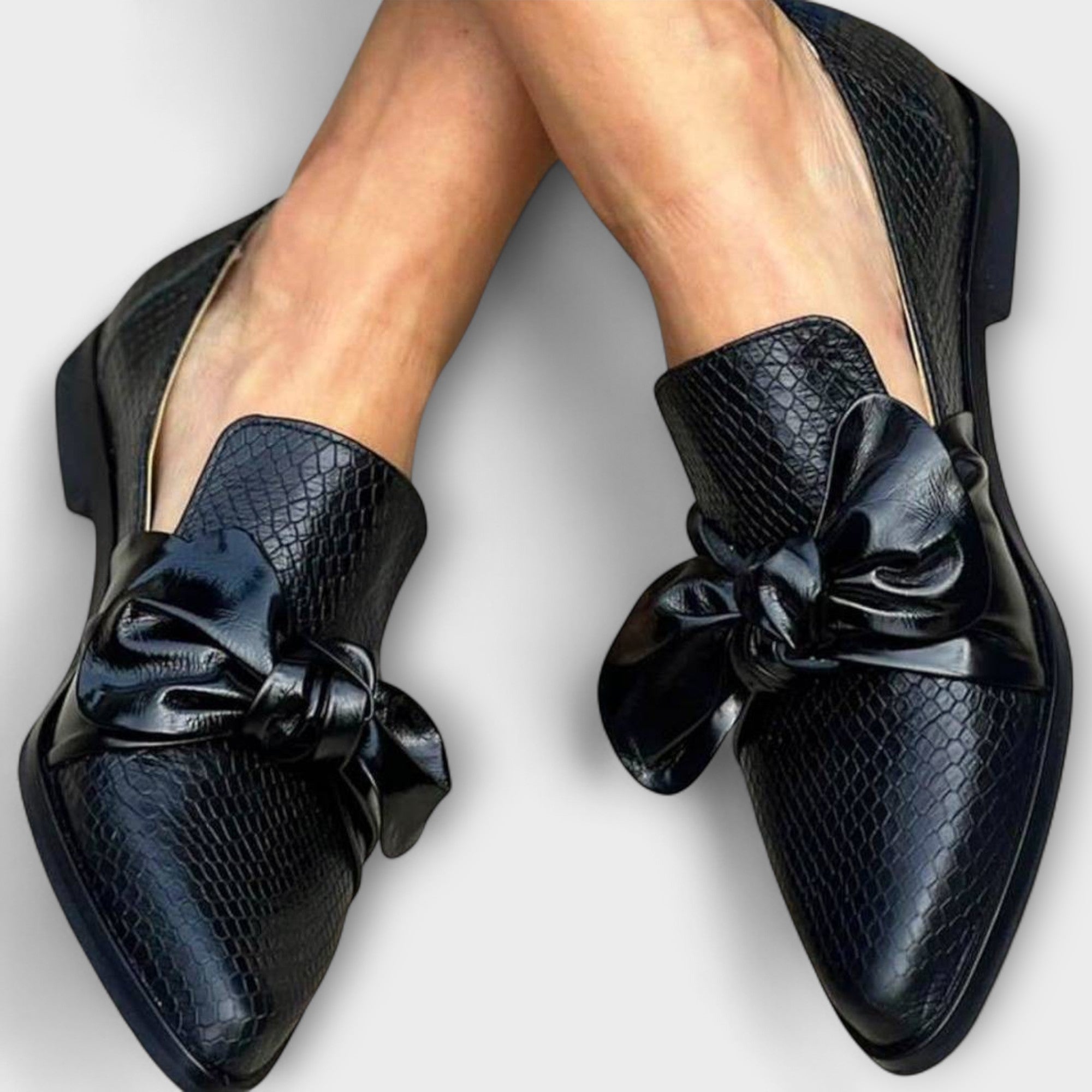 Claudia | Loafer with Bow